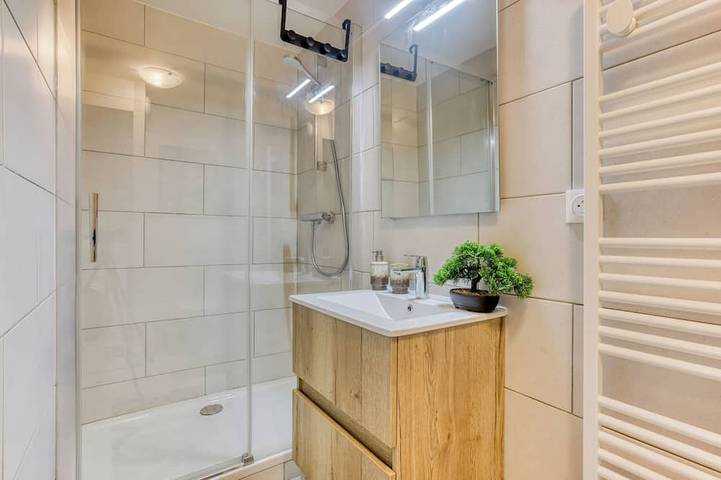 Appartement entier, L’Écrin Vert — Studio Chic & Terrasse Privée in Rueil-Malmaison, Hauts-de-Seine