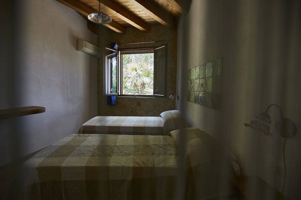 Ferienhaus Levante, in Villa mit Pool, Whirlpool und Meerblick in Sciacca, Agrigento Provinz