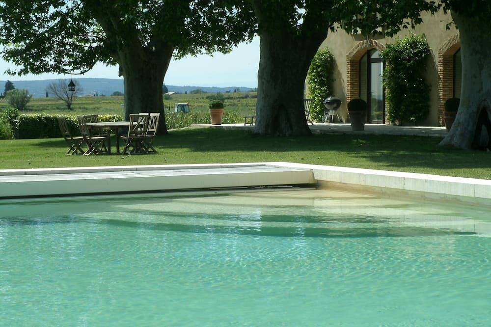 Mas des Akènes (2 gites de 2 personnes, enfants non admis) in Cairanne, Vaucluse