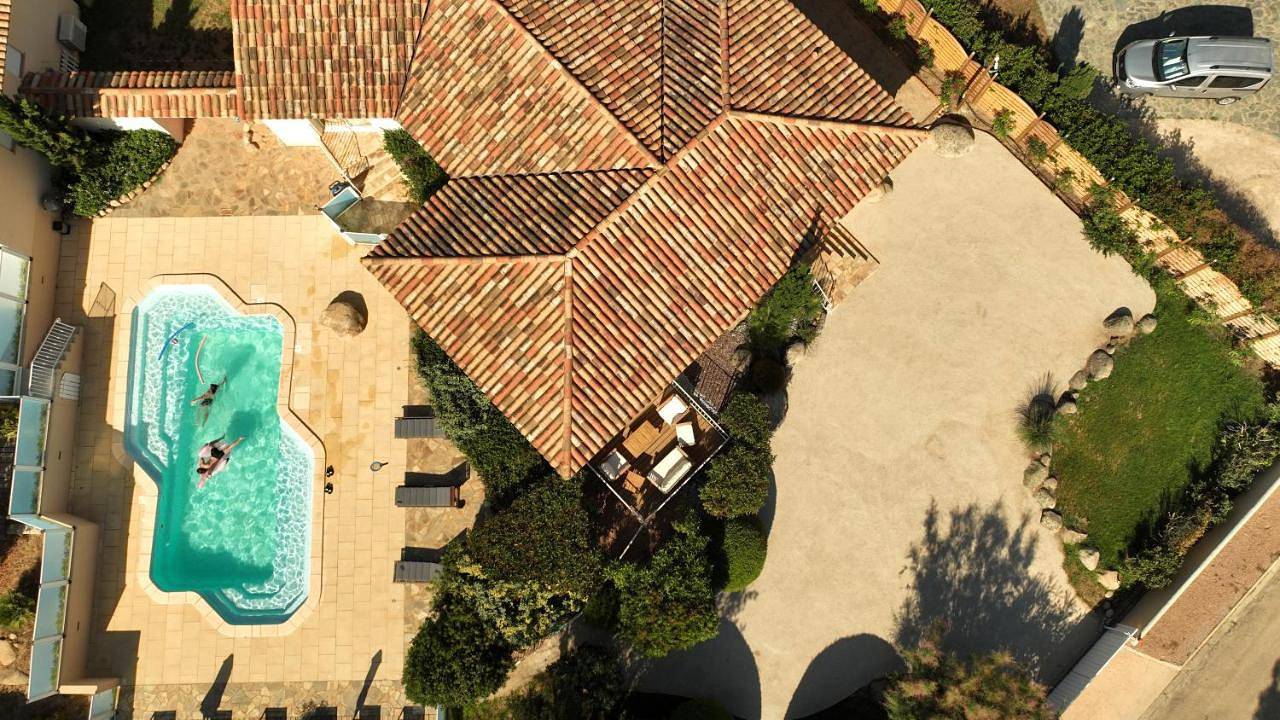 Villas Cala Corsa - 3 chambres piscine partagée chauffée - Cala Rossa Porto-Vecchio - Villas entièrement Climatisées - Internet gratuit in Cala Rossa, Lecci