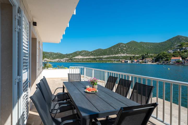 Ferienhaus für 8 Personen, mit Balkon/Terrasse