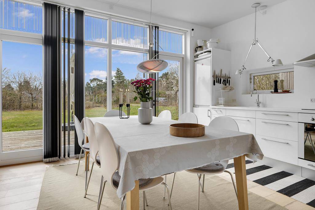 Schönes architektonisch gestaltetes Ferienhaus nahe einem feinen Sandstrand in Begtrup, Knebel