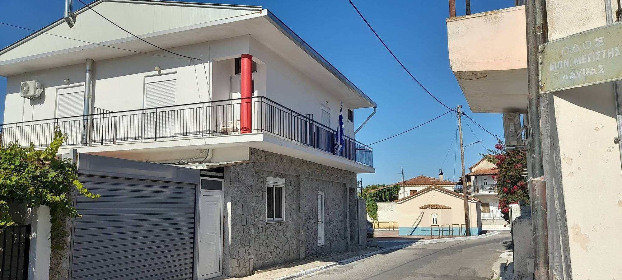 Ruime kamer met slaapbank vlak bij luchthaven Kalamata, Messinia in Kalamata, Messenia
