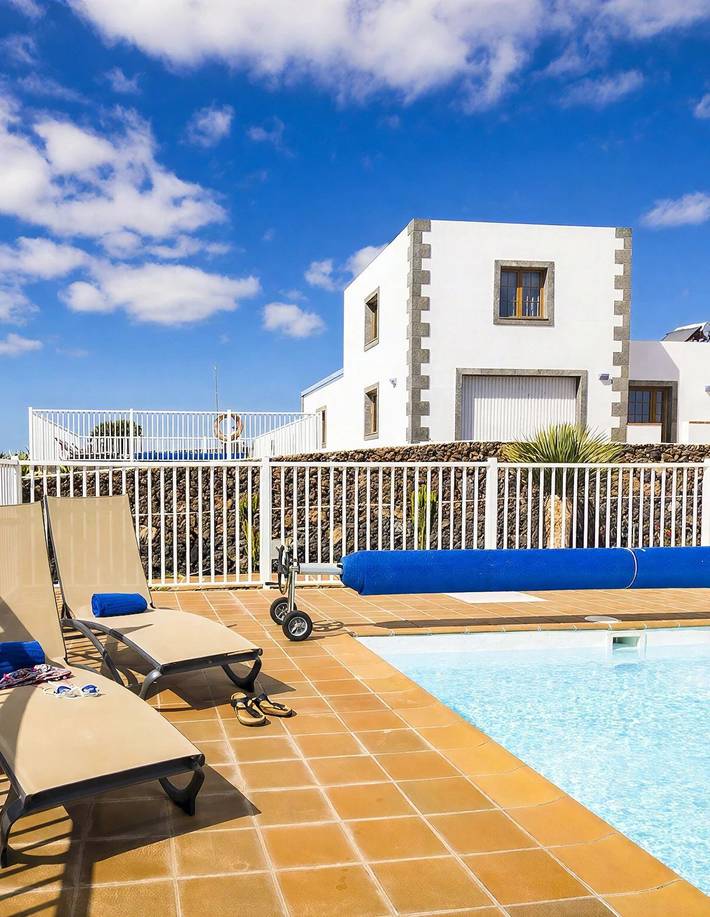 Chalet para 4 personas, con Terraza además de Jardín y Piscina en Fuerteventura - 2