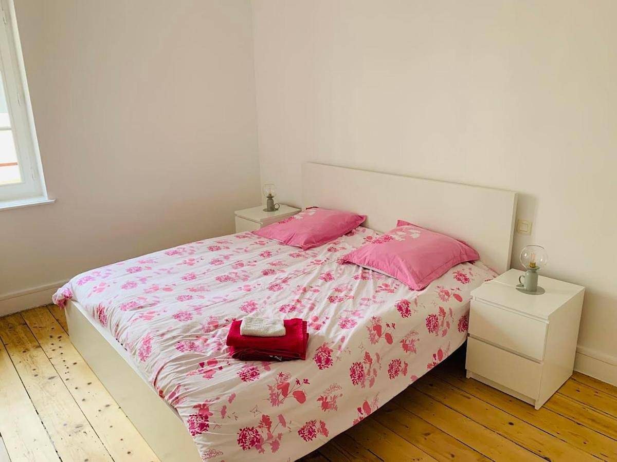 Ibis Rouge in Villars-les-Dombes, Ain