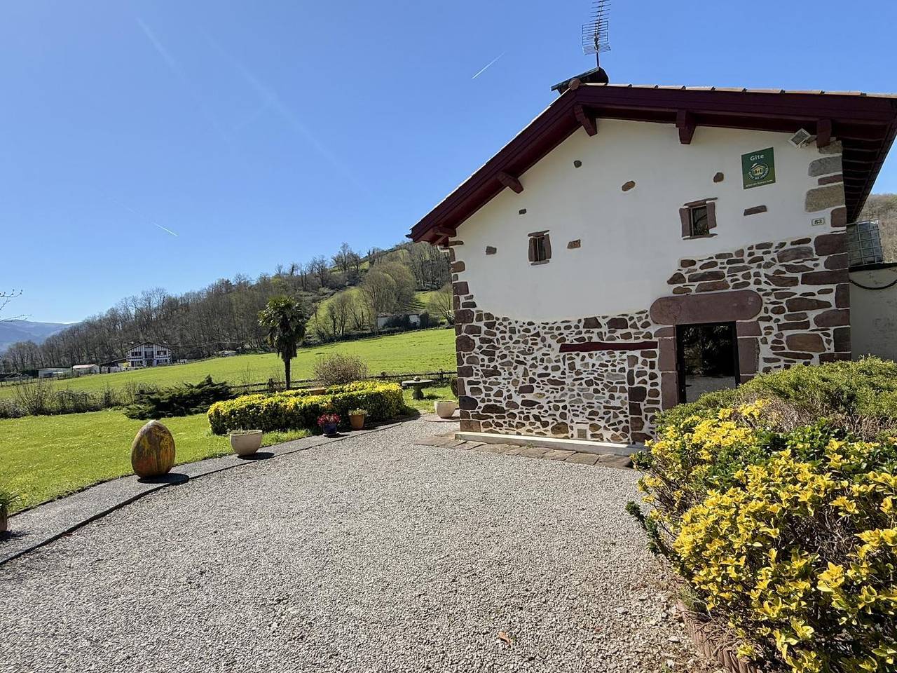 Gaztelia in Saint-Jean-le-Vieux, Region de Bayona