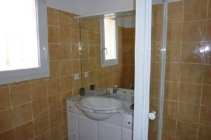 Villa für 3 Personen, mit Terrasse und Pool sowie Garten und Kinderpool in Bormes-les-Mimosas - 3