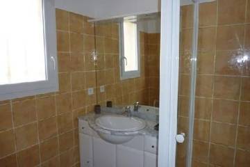 Villa pour 3 Personnes dans Bormes-les-Mimosas, Région de Toulon, Photo 2