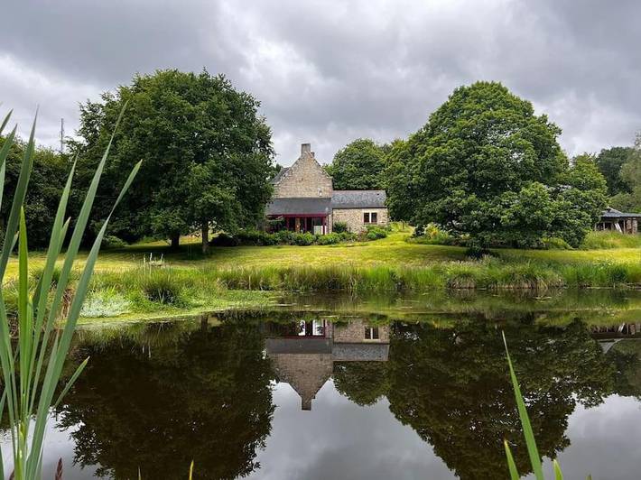 Location de vacances pour 8 personnes, avec terrasse et vue sur le lac à Plounérin - 2