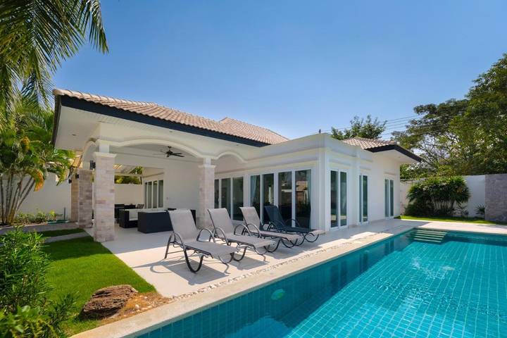 Villa för 7 Personer, med pool samt trädgård och utsikt, med husdjur i Hua Hin