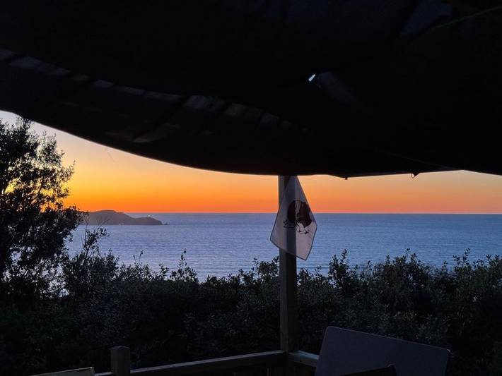 Camping pour 6 personnes, avec vue ainsi que jardin et piscine