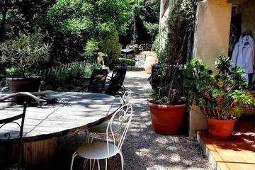 Location de vacances pour 4 personnes, avec jardin ainsi que jacuzzi et terrasse à Gréolières