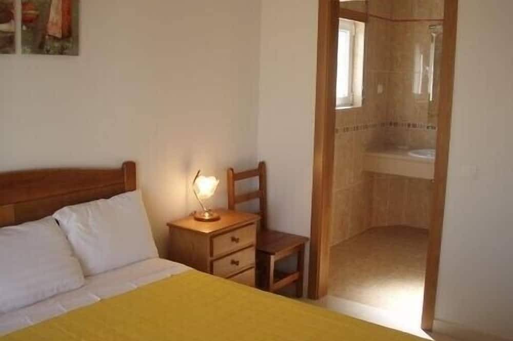 Villa with 10m x 5m Private Pool and Stunning Sea Views 2kms Beach in Manta Rota, Parque Natural da Ria Formosa