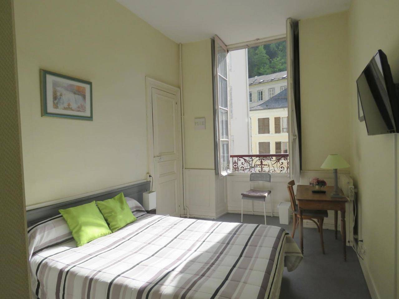 Hotel Richelieu in Eaux-Bonnes, Béarn
