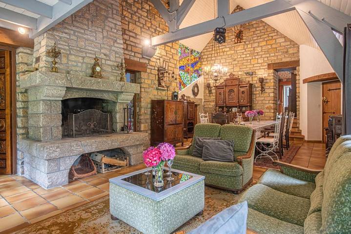 Location de vacances pour 12 personnes, avec jardin ainsi que bassin pour enfant et jacuzzi, animaux acceptés à Saint-Avé