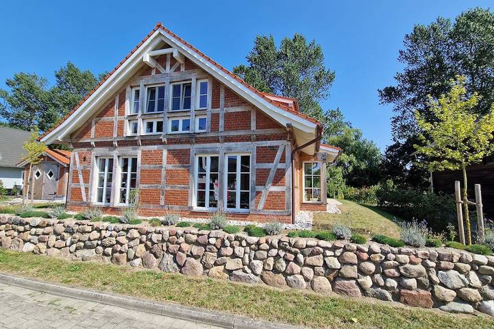 Ferienhaus für 8 Personen, mit Garten und Sauna