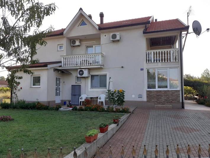 Maison d’hôte pour 3 personnes, avec terrasse et jardin dans Međugorje