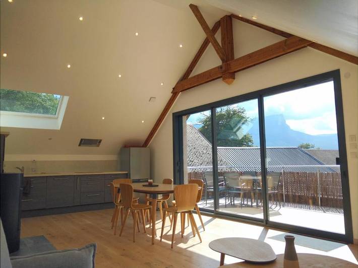 Gîte pour 4 personnes, avec Balcon et Terrasse ainsi que Jardin et Vue à Sainte-Hélène-du-Lac