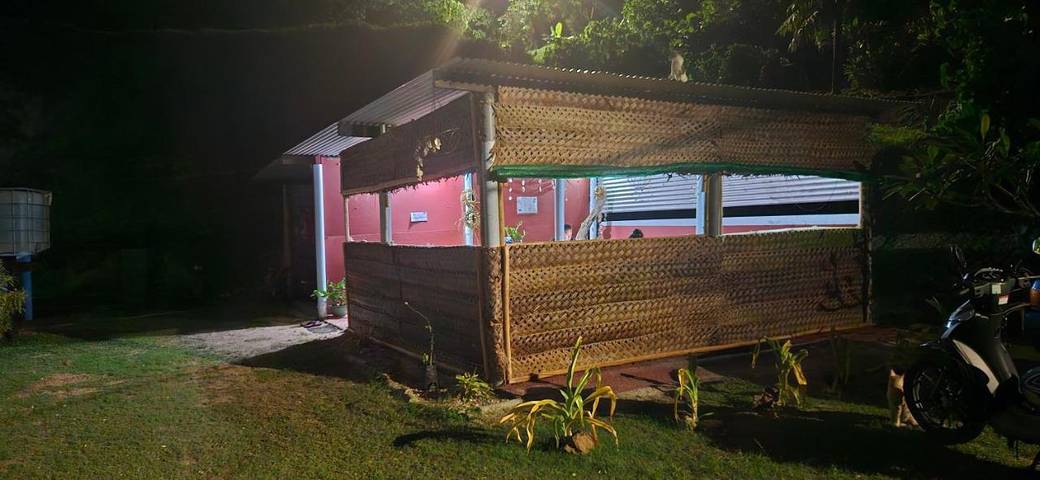 Location de vacances pour 2 personnes, avec jardin ainsi que vue et terrasse, animaux acceptés dans Maupiti - 4