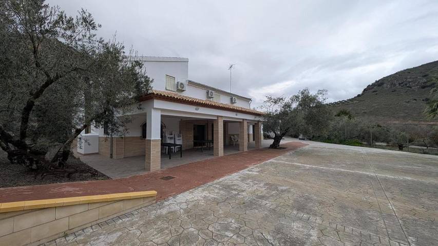 Casa rural para 24 personas, con Balcón y Terraza además de Jardín y Piscina en Alameda - 3