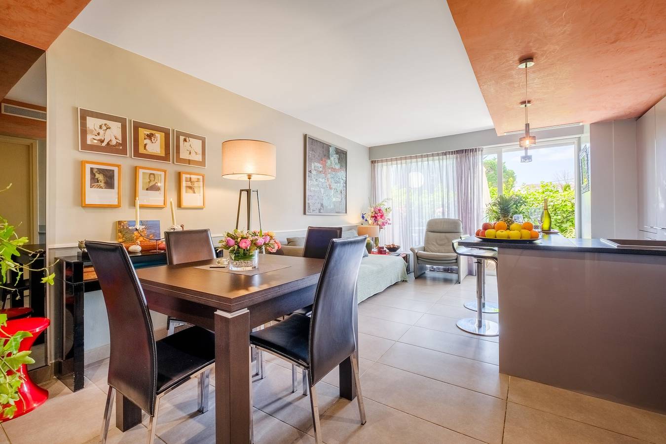 Entire apartment, Apartment 'Des Vacances De Rêve À Mandelieu' with Shared Pool and Air Conditioning in Mandelieu-la-Napoule, Mediterranean Coast (France)