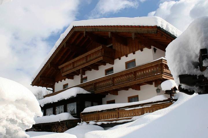 Ferienwohnung für 3 Personen, mit Balkon und Terrasse sowie Garten in Obersalzberg