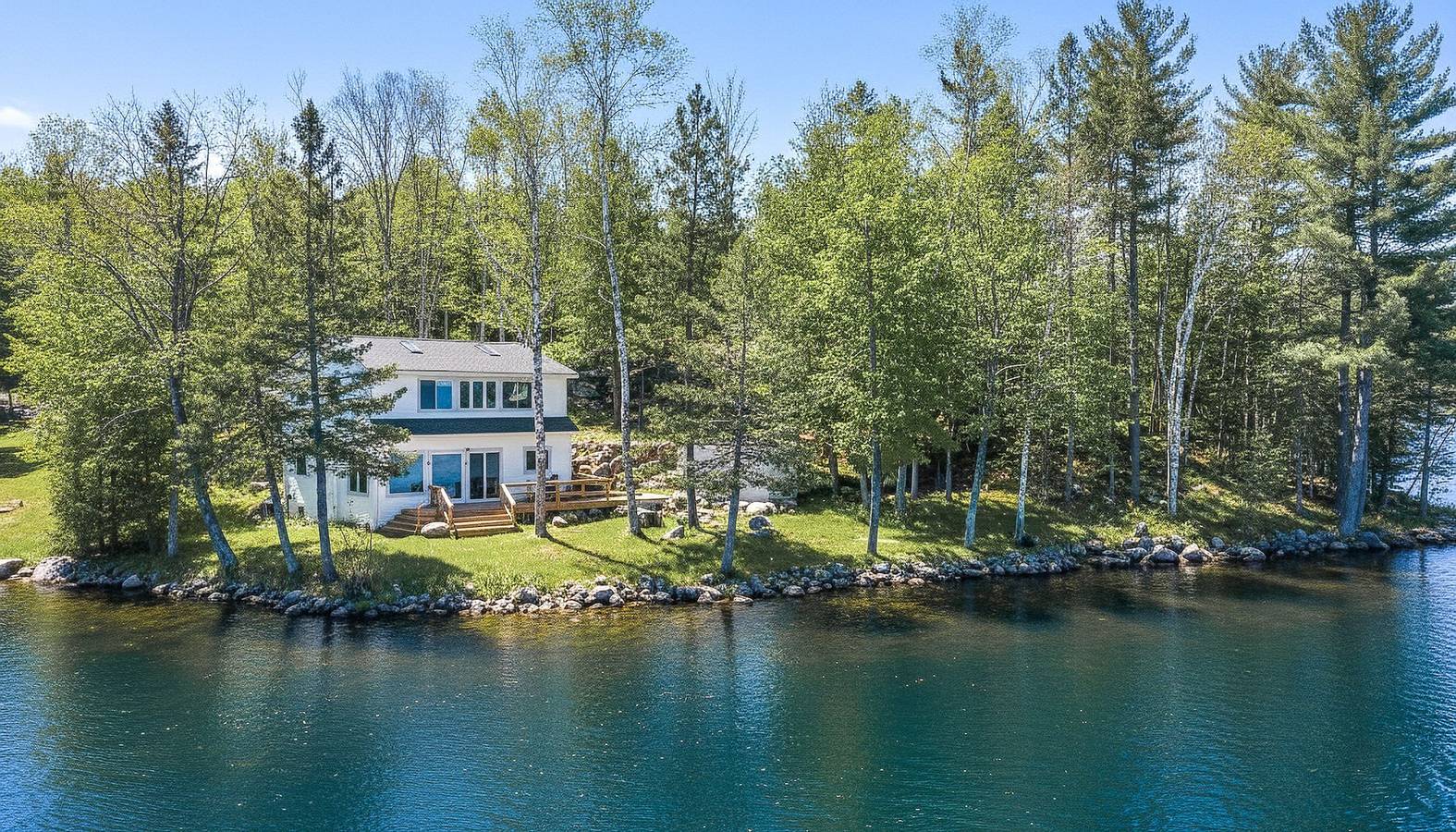 Lakefront Sunset Retreat I Sauna I Firepit I Dock in Condado de Oconto