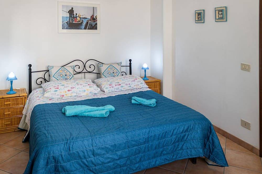 Ganze Wohnung, Segesta Apt: Mediterranean-style in the center of Favignana, 300m from Sea in Favignana Stadt, Favignana