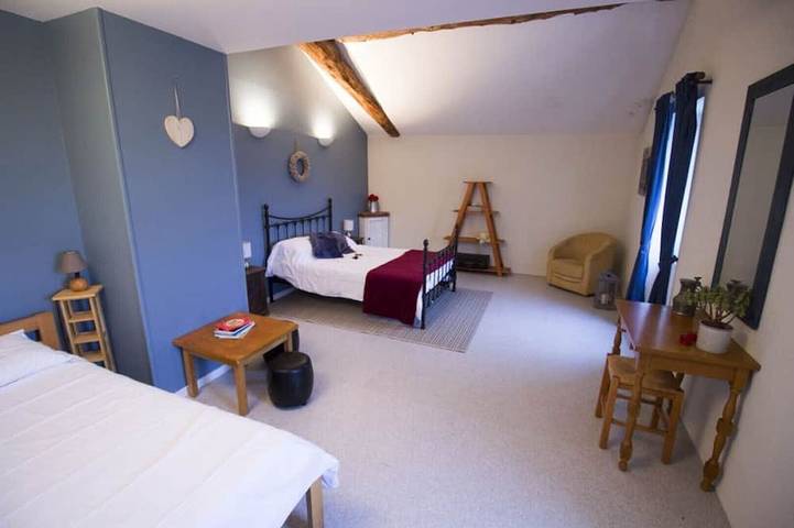 Gîte pour 40 personnes, avec piscine ainsi que balcon et jardin à Availles-Limouzine - 4