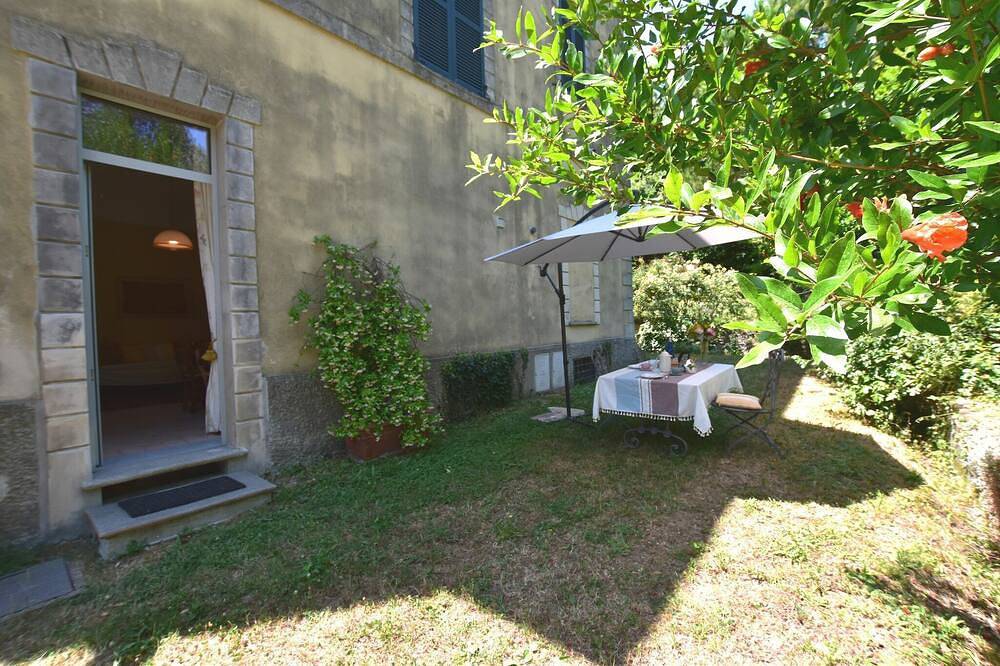 Apartamento entero, Apartamento con jardín en Casale in Casale Monferrato, Provincia d'Alessandria