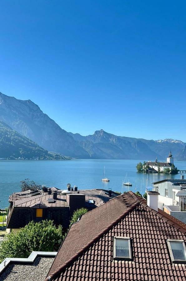 Cały apartament, Wolfis Traunseeblick - mit Klimaanlage u kostenlosem Parkplatz direkt an der Unterkunft in Gmunden, Bezirk Gmunden