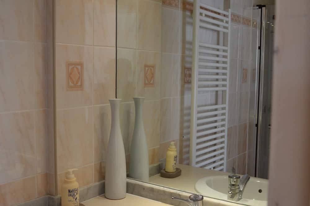 Waterfront self-catered house in Coti-Chiavari, Ajaccio region