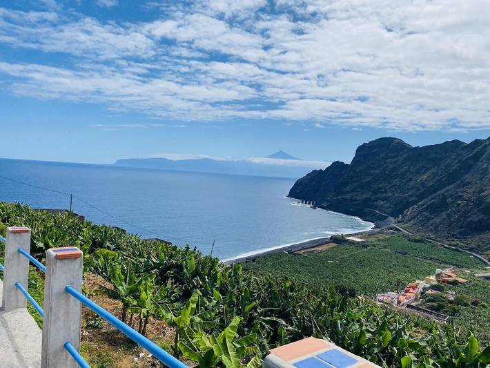 Apartamento para 2 personas, con vistas al mar además de vistas y terraza en Hermigua
