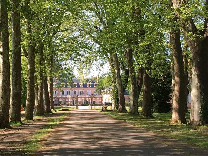Location de vacances pour 4 personnes, avec Terrasse ainsi que Jardin et Vue à Salbris