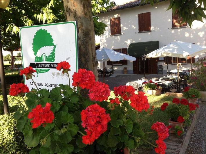 Agriturismo per 2 persone, con Giardino e Panorama a Valsamoggia