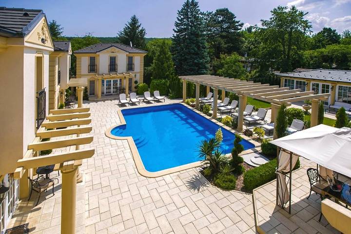 Gîte pour 6 personnes, avec Terrasse et Jardin ainsi que Piscine et Vue à Sopron