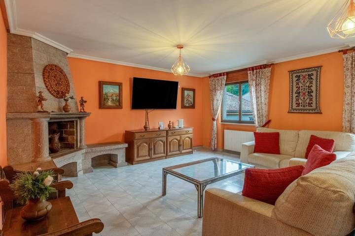 Maison de vacances « La Casita Mexicana » avec vue sur la montagne et Wi-Fi in Cué, Llanes