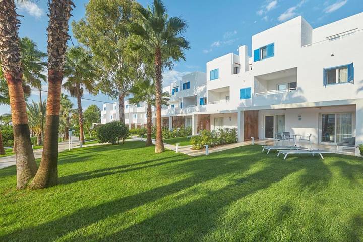 Hôtel pour 4 personnes, avec jardin et bassin pour enfant ainsi que piscine et vue, animaux acceptés à Cala Llenya - 2