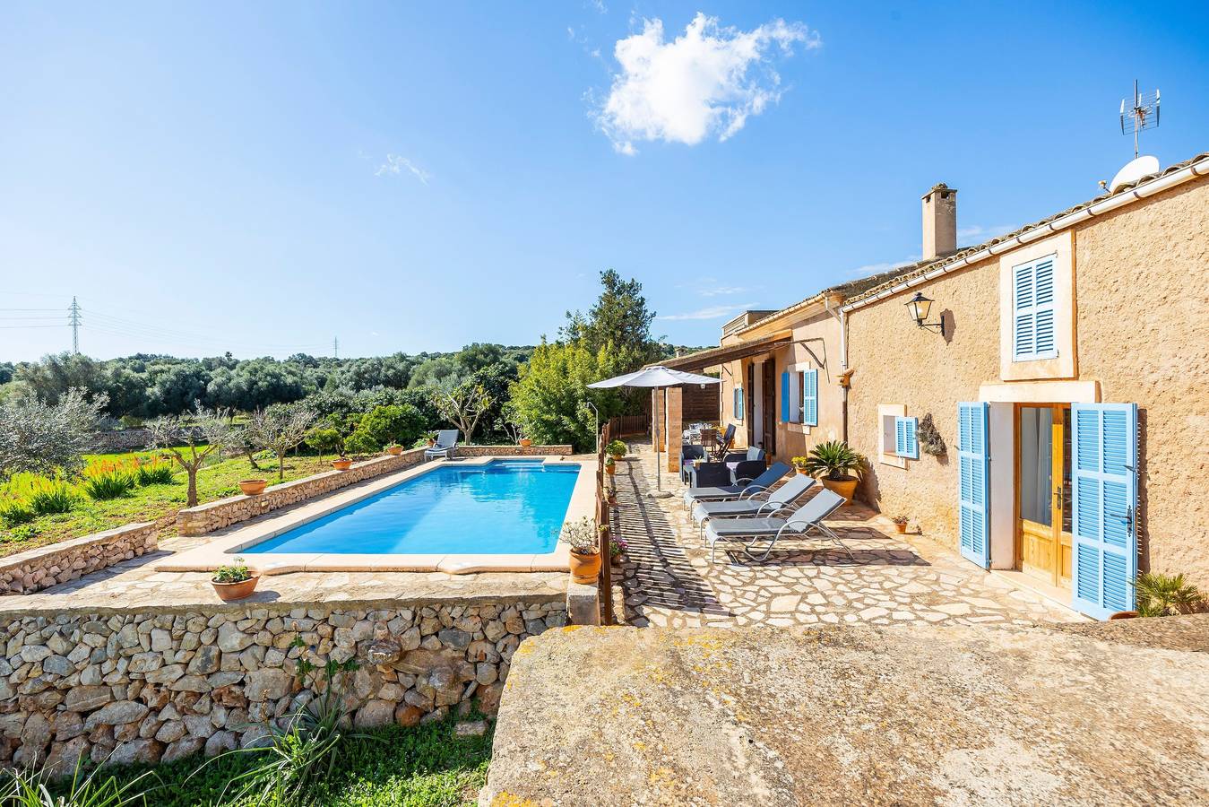 Villa 'Pascual Gran' with Mountain View, Private Pool and Wi-Fi in Manacor, East Majorca