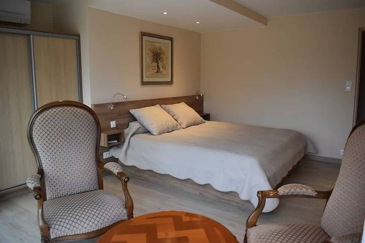 Location de vacances pour 8 personnes, avec terrasse ainsi que piscine et jardin à Grabels - 3