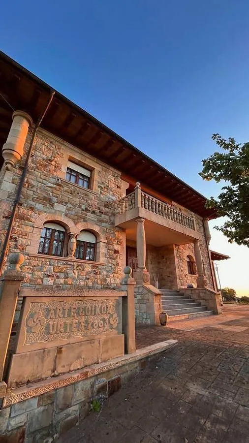 Villa für 12 Personen, mit Balkon und Garten - 1