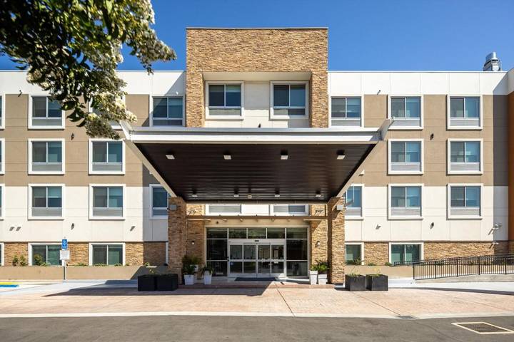 Hotel para 4 personas - 1
