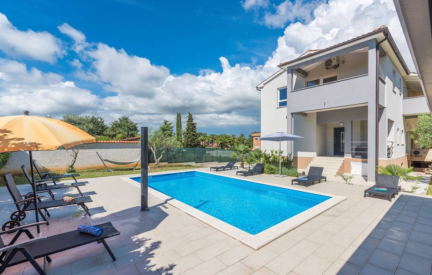 Ganze Wohnung, Ferienwohnung Leko Iii mit gemeinsamen Pool und Garten in Mali Maj, Grad Poreč
