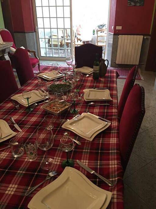Location de vacances pour 12 personnes, avec Terrasse ainsi que Jardin et Vue à Baslieux-sous-Châtillon