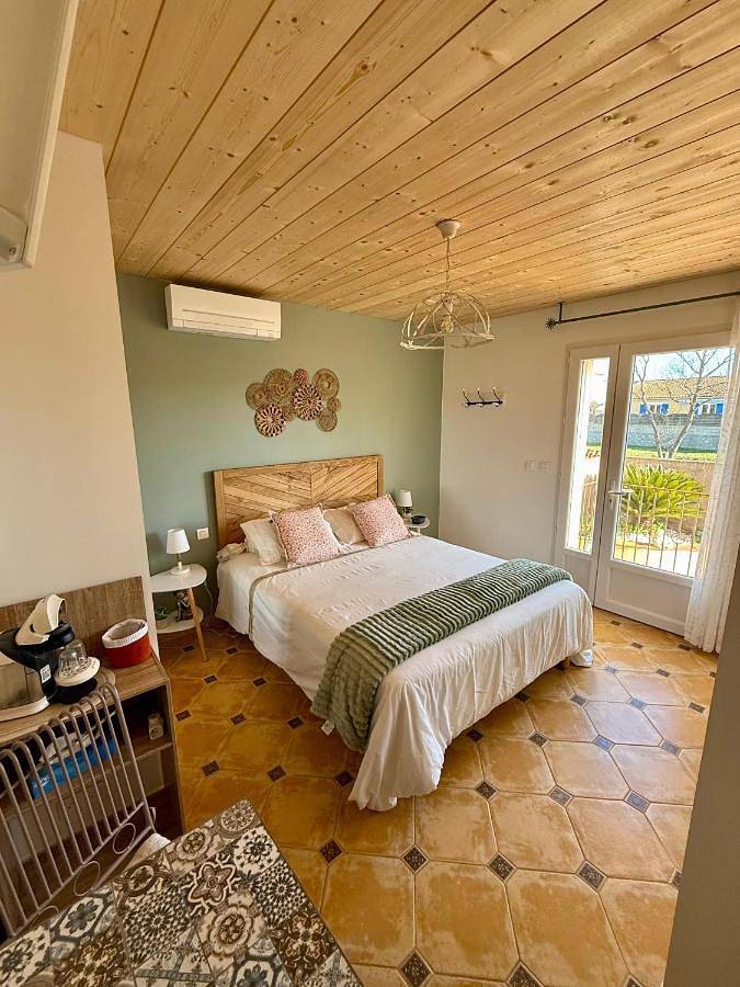 Chambre d’hôte pour 2 personnes, avec Balcon ainsi que Terrasse et Jardin à Vinassan