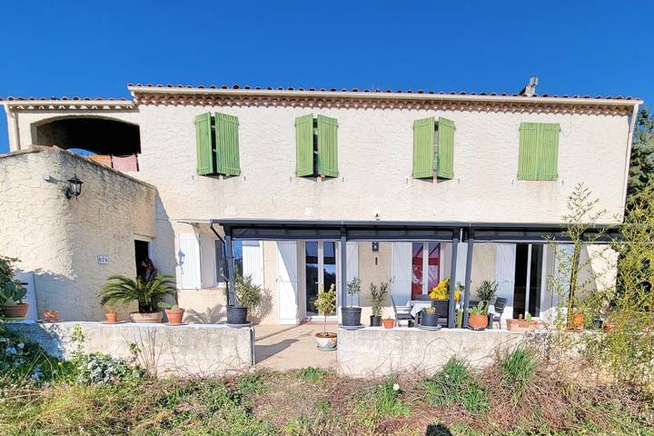 Location de vacances pour 8 personnes, avec terrasse et jardin, adapté aux familles à Saint-Cyr-sur-Mer - 2