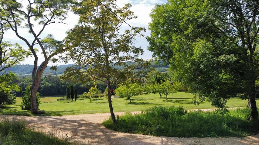 Location de vacances pour 8 personnes, avec piscine ainsi que jardin et vue à Soturac - 3