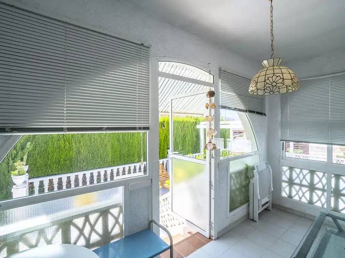 Villa pour 4 personnes, avec terrasse ainsi que jardin et piscine à Rojales - 2