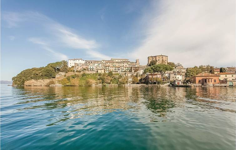 Acogedor apartamento junto al lago con WiFi, aparcamiento y terraza in Montefiascone, Provincia de Viterbo