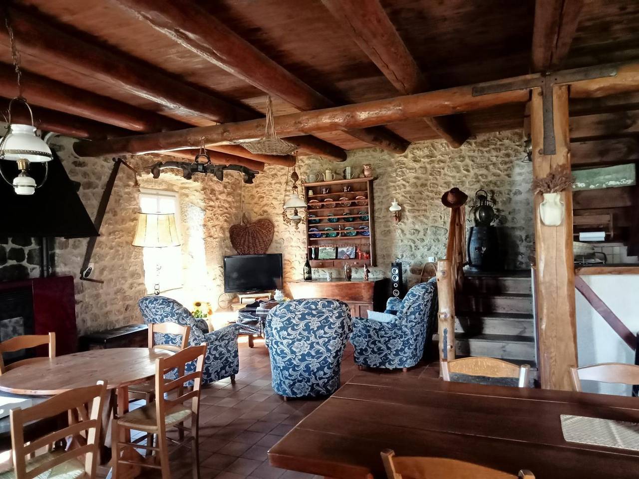 Gîte La Fontaine 10/12 personnes in Bel-Air-Val-d'Ance, Région de Mende